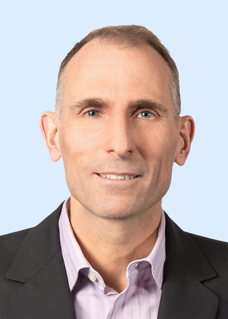 Simon Round - Hitachi